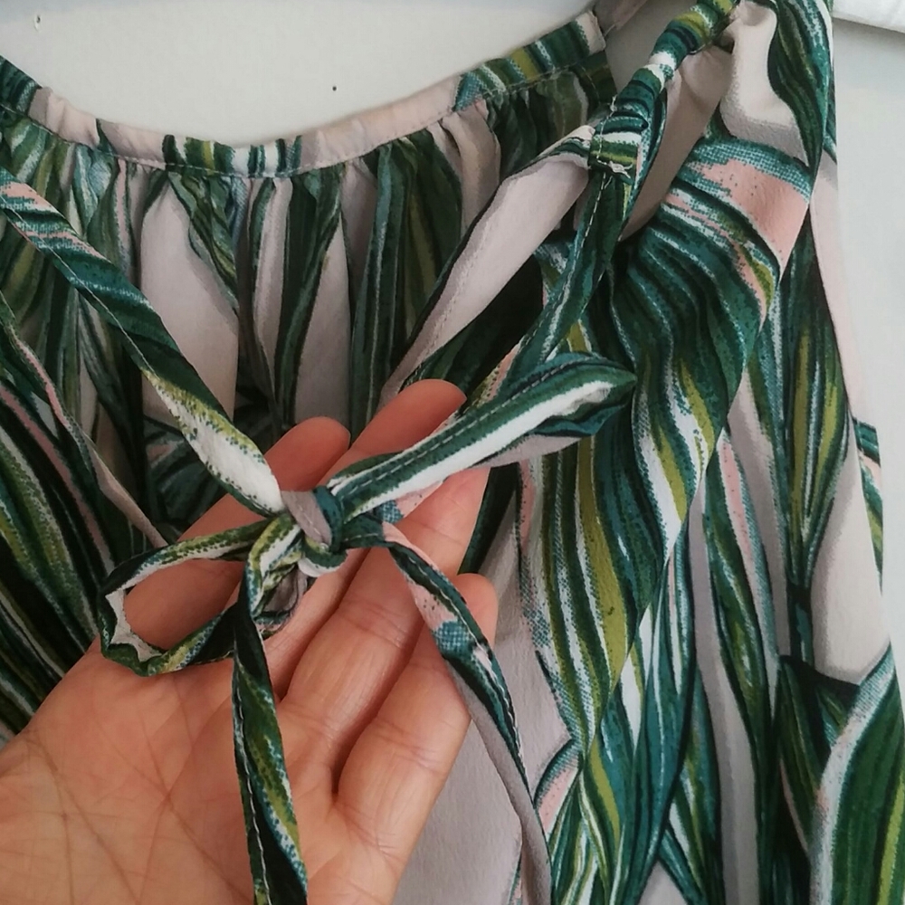 Green Sleeveless - Picture 5 of 7